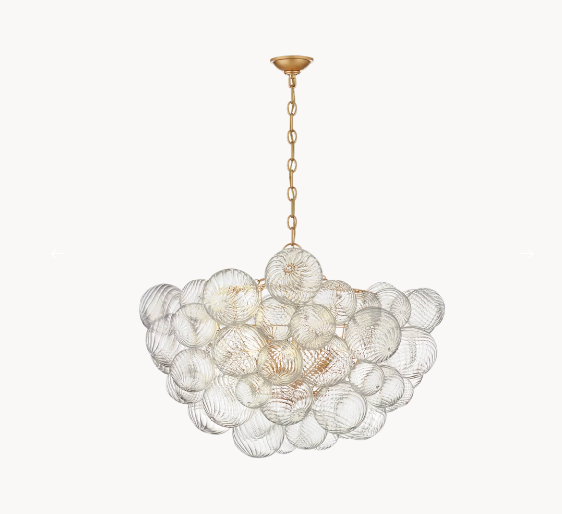 Esillä myymälässä