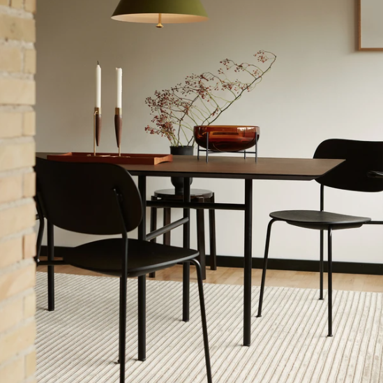 Snaregade Dining Table