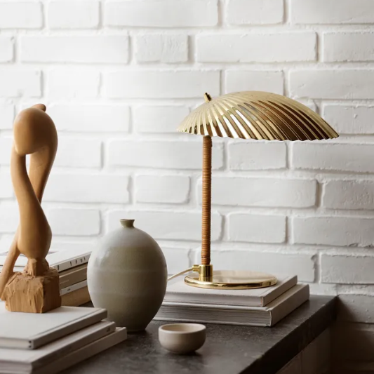 5321 Table Lamp